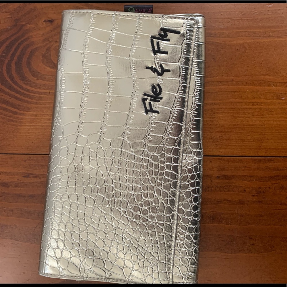 File & Fly Travel Wallet